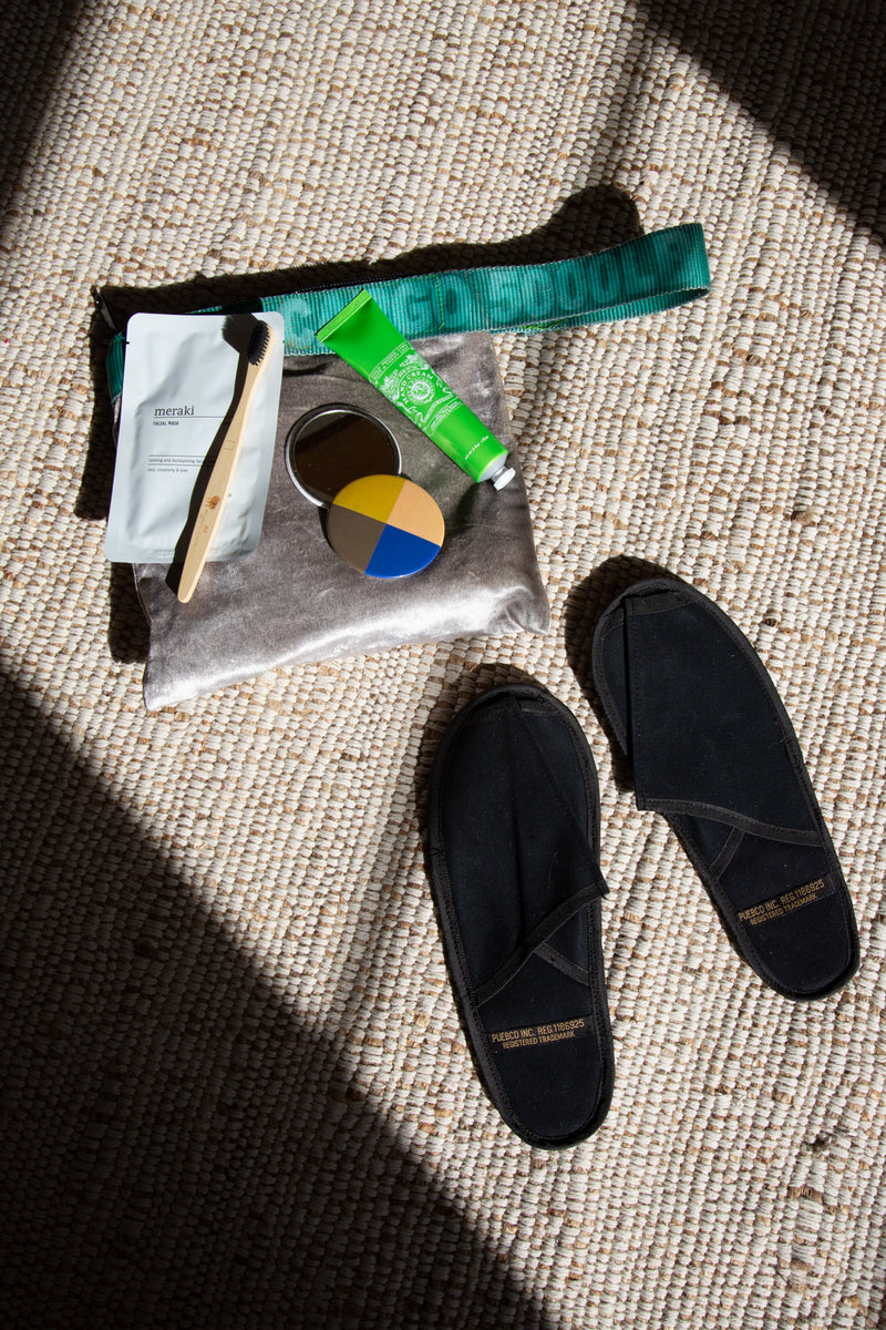 media image for Welcome Guest Pouch with Slippers Gift Set 271