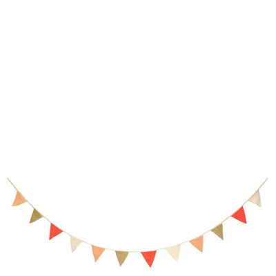 product image of pink knitted flag garland by meri meri 1 577